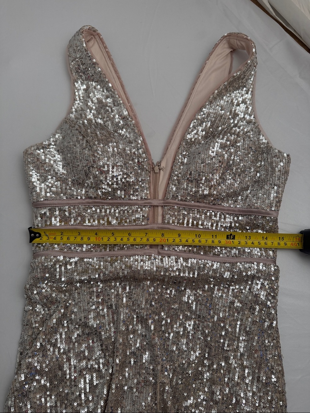 Xscape gold sequin plunge neckline evening gown 10 - Picture 7 of 12